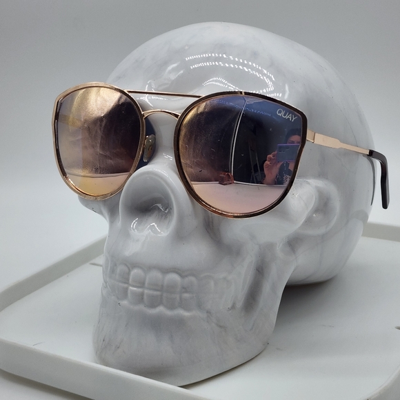 Quay Multi Colour Mirror Len Gold Tone Oversized Sunglasses - Picture 13 of 16